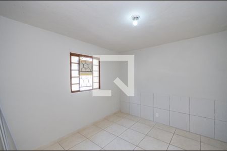 Quarto 1 de casa para alugar com 2 quartos, 70m² em Caiçaras, Belo Horizonte