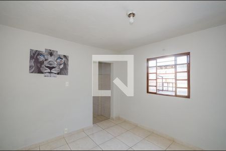 Sala de casa para alugar com 2 quartos, 70m² em Caiçaras, Belo Horizonte