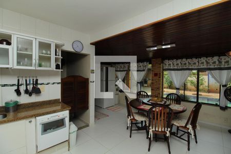 Casa de condomínio à venda com 350m², 3 quartos e 2 vagasCozinha