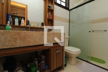 Casa de condomínio à venda com 350m², 3 quartos e 2 vagasBanheiro - Suíte 2