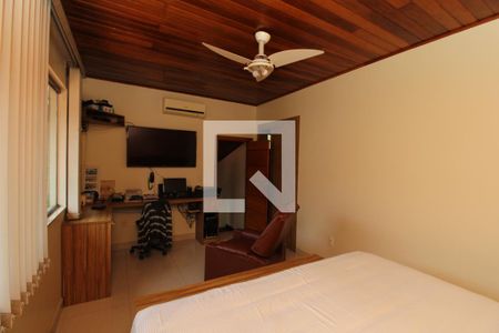 Casa de condomínio à venda com 350m², 3 quartos e 2 vagasSuíte 2