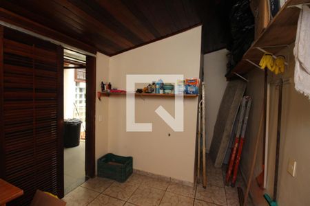 Casa de condomínio à venda com 350m², 3 quartos e 2 vagasQuarto de Serviço