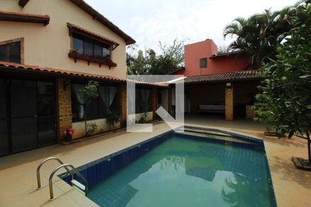 Casa de condomínio à venda com 350m², 3 quartos e 2 vagasPiscina