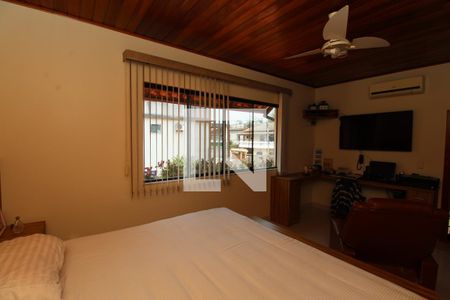 Casa de condomínio à venda com 350m², 3 quartos e 2 vagasSuíte 2