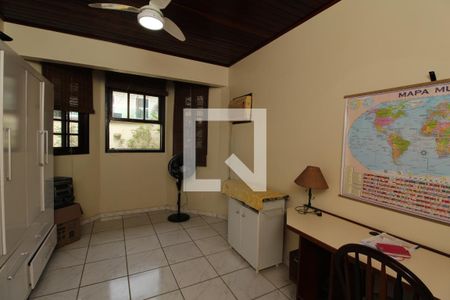 Casa de condomínio à venda com 350m², 3 quartos e 2 vagasQuarto