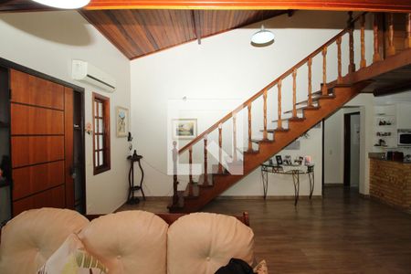 Sala de casa de condomínio para alugar com 3 quartos, 350m² em Vargem Grande, Rio de Janeiro