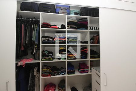 Apartamento à venda com 70m², 2 quartos e sem vaga Apartamento à venda com 70m², 2 quartos e sem vagaCloset do quarto 1