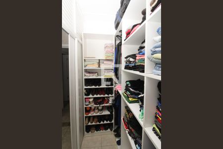 Apartamento à venda com 70m², 2 quartos e sem vaga Apartamento à venda com 70m², 2 quartos e sem vagaCloset do quarto 1