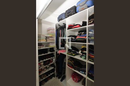 Apartamento à venda com 70m², 2 quartos e sem vaga Apartamento à venda com 70m², 2 quartos e sem vagaCloset do quarto 1