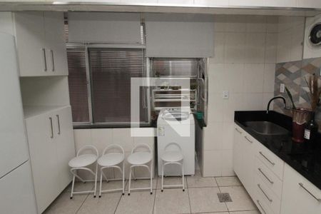 Apartamento à venda com 70m², 2 quartos e sem vaga Apartamento à venda com 70m², 2 quartos e sem vagaCozinha e Área de Serviço