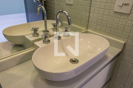 Apartamento para alugar com 72m², 2 quartos e 1 vaga Apartamento para alugar com 72m², 2 quartos e 1 vagaDetalhe do Banheiro da Suíte 1