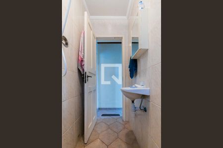 Casa à venda com 240m², 5 quartos e 5 vagasBanheiro 2