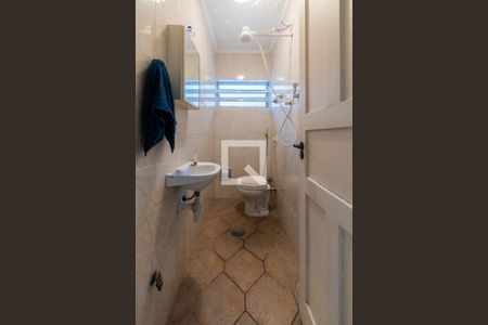 Casa à venda com 240m², 5 quartos e 5 vagasBanheiro 2