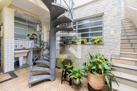 Casa à venda com 240m², 5 quartos e 5 vagasÁrea de Serviço - Quintal