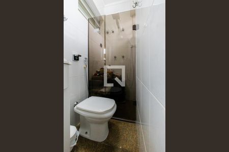 Casa à venda com 240m², 5 quartos e 5 vagasBanheiro da Suíte 2