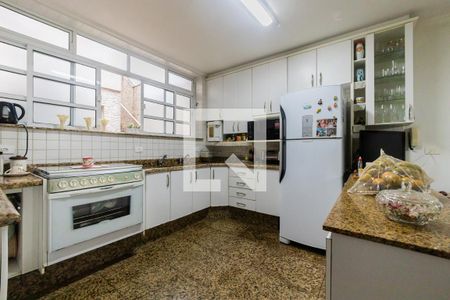 Casa à venda com 240m², 5 quartos e 5 vagasCozinha