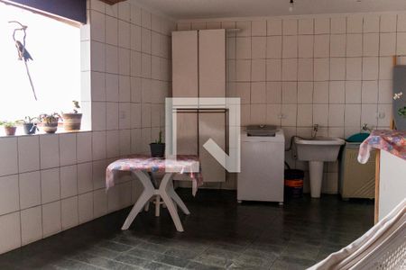 Casa à venda com 270m², 3 quartos e 3 vagasÁrea de Serviço 