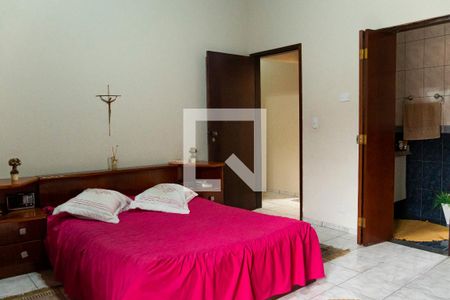 Casa à venda com 270m², 3 quartos e 3 vagasSuíte