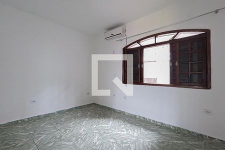 Suíte 1 de casa para alugar com 2 quartos, 170m² em Jardim Cristin Alice, Guarulhos