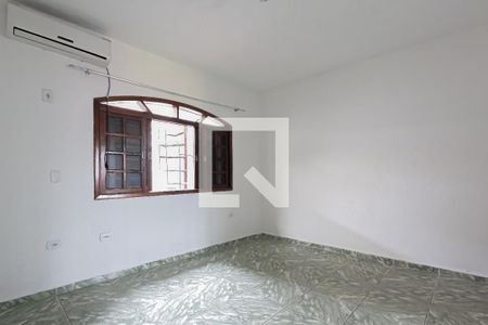Suíte 1 de casa para alugar com 2 quartos, 170m² em Jardim Cristin Alice, Guarulhos