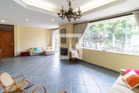 Sala de estar de casa à venda com 4 quartos, 350m² em Vila Mariana, São Paulo