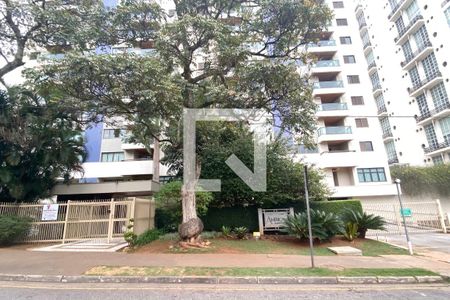 Apartamento para alugar com 132m², 2 quartos e 2 vagasFachada