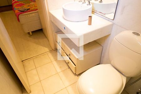 Apartamento para alugar com 260m², 3 quartos e 4 vagasBanheiro da Suíte 1