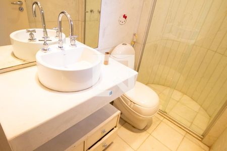 Apartamento para alugar com 260m², 3 quartos e 4 vagasBanheiro da Suíte 1