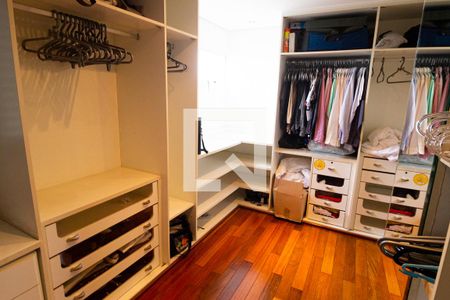 Apartamento para alugar com 260m², 3 quartos e 4 vagasCloset da suíte