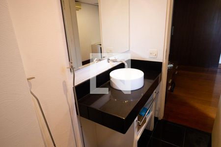 Apartamento para alugar com 260m², 3 quartos e 4 vagasBanheiro escritório