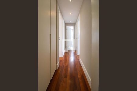 Corredor Quartos  de apartamento à venda com 3 quartos, 127m² em Vila Andrade, São Paulo