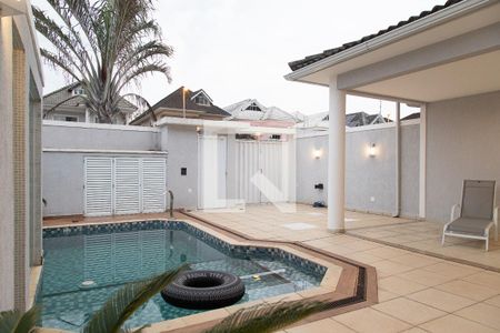 Casa de condomínio à venda com 330m², 4 quartos e 2 vagasPiscina