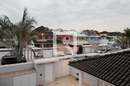 Casa de condomínio à venda com 330m², 4 quartos e 2 vagasVaranda da suíte 3