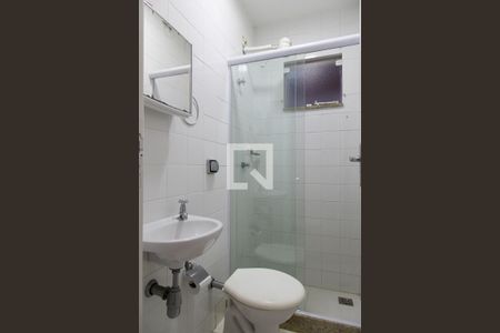 Casa de condomínio à venda com 330m², 4 quartos e 2 vagasBanheiro de serviço