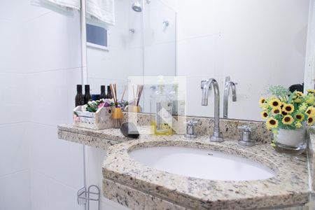 Casa de condomínio à venda com 330m², 4 quartos e 2 vagasBanheiro da suíte 2