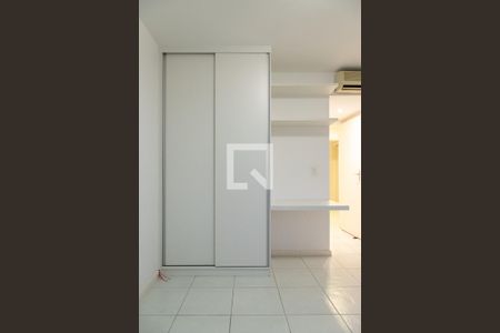 Casa de condomínio à venda com 330m², 4 quartos e 2 vagasEscritório