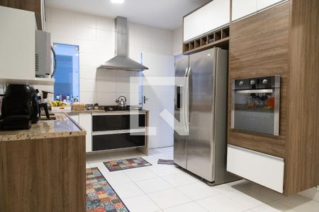 Casa de condomínio à venda com 330m², 4 quartos e 2 vagasCozinha