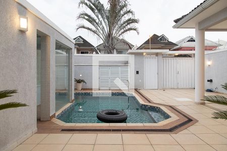 Casa de condomínio à venda com 330m², 4 quartos e 2 vagasPiscina