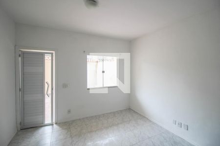 Sala de casa de condomínio para alugar com 2 quartos, 80m² em Cabuis, Nilópolis