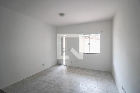 Sala de casa de condomínio para alugar com 2 quartos, 80m² em Cabuis, Nilópolis