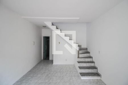 Sala de casa de condomínio para alugar com 2 quartos, 80m² em Cabuis, Nilópolis