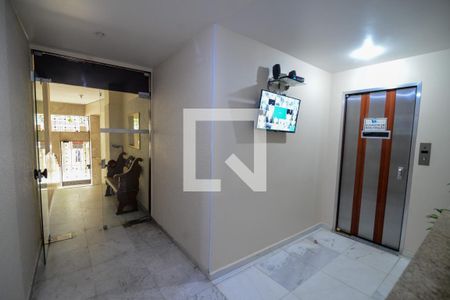 Apartamento à venda com 75m², 2 quartos e sem vagaHall
