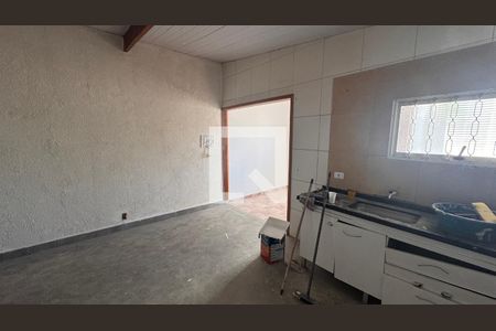 Casa à venda com 468m², 4 quartos e 8 vagasCozinha Casa 2