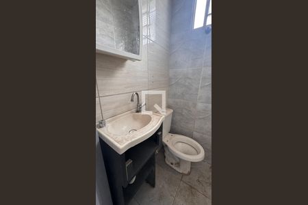 Casa à venda com 468m², 4 quartos e 8 vagasBanheiro Casa 1