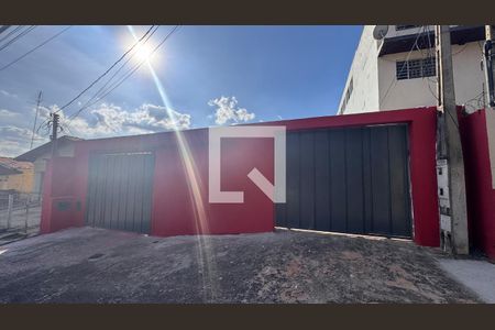 Casa à venda com 468m², 4 quartos e 8 vagasFachada
