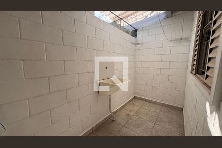 Casa à venda com 468m², 4 quartos e 8 vagasÁrea de Serviço Casa 2