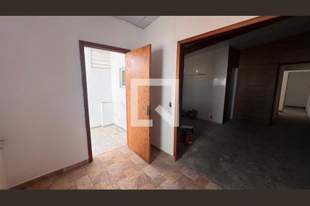 Casa à venda com 468m², 4 quartos e 8 vagasSala Casa 2