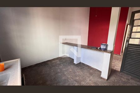 Casa à venda com 468m², 4 quartos e 8 vagasCozinha Casa 1