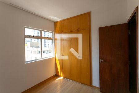 Quarto 1 de apartamento para alugar com 2 quartos, 67m² em Santa Efigênia, Belo Horizonte