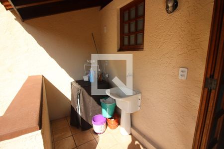 Casa de condomínio à venda com 211m², 3 quartos e 2 vagas Casa de condomínio à venda com 211m², 3 quartos e 2 vagasÁrea de Serviço